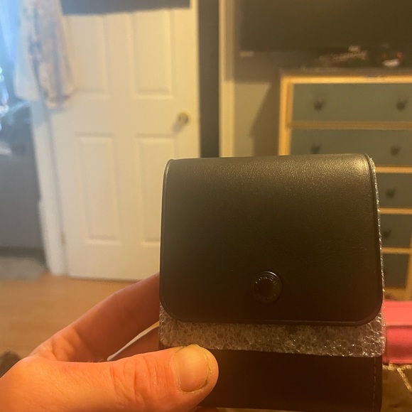 COACH Grooming Kit - Picture 4 of 6